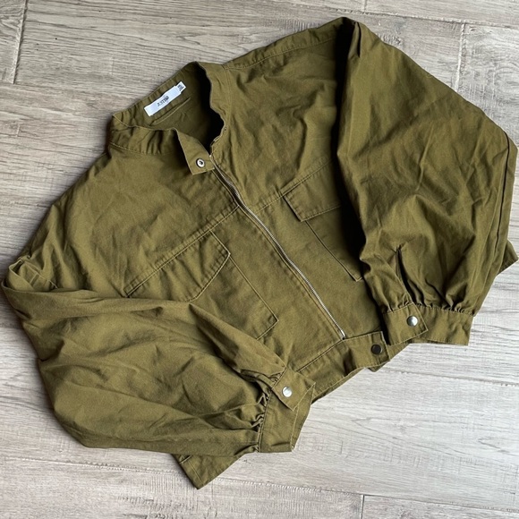 JustFab Jackets & Blazers - JustFab Canvas Cropped Jacket Balloon Sleeve Olive Green Boxy Cargo Like SZ XXL